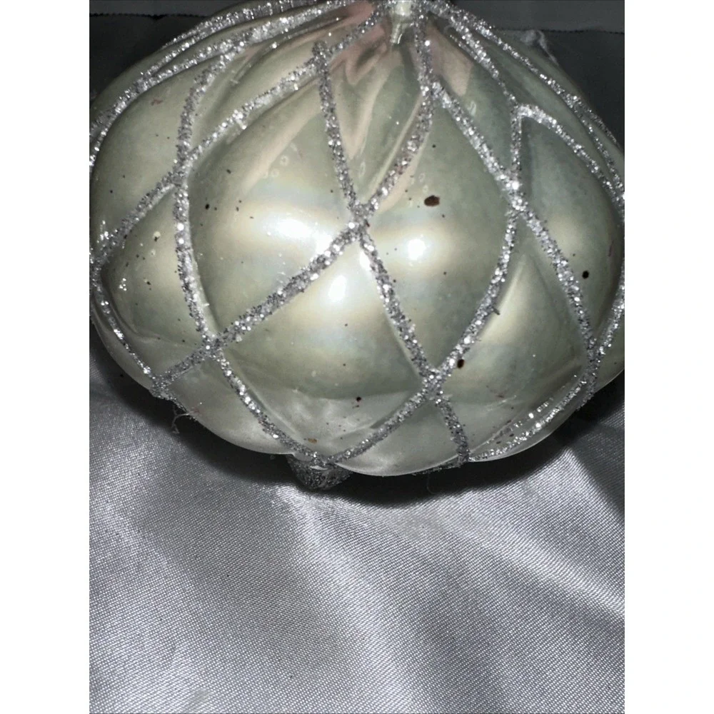 Pier One Imports Ornament Set Of 3 Silver Flawed‎